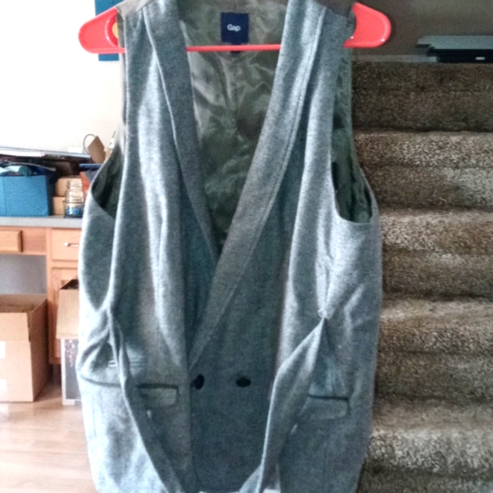 Women’s Tweed GAP Vest